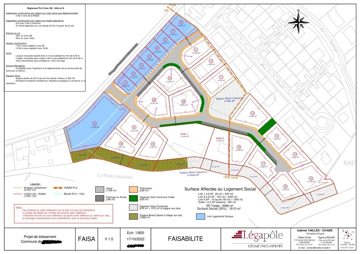 Plan de lotissement détaillé montrant la répartition des lots, les voiries, les espaces verts et les zones réglementaires du projet.